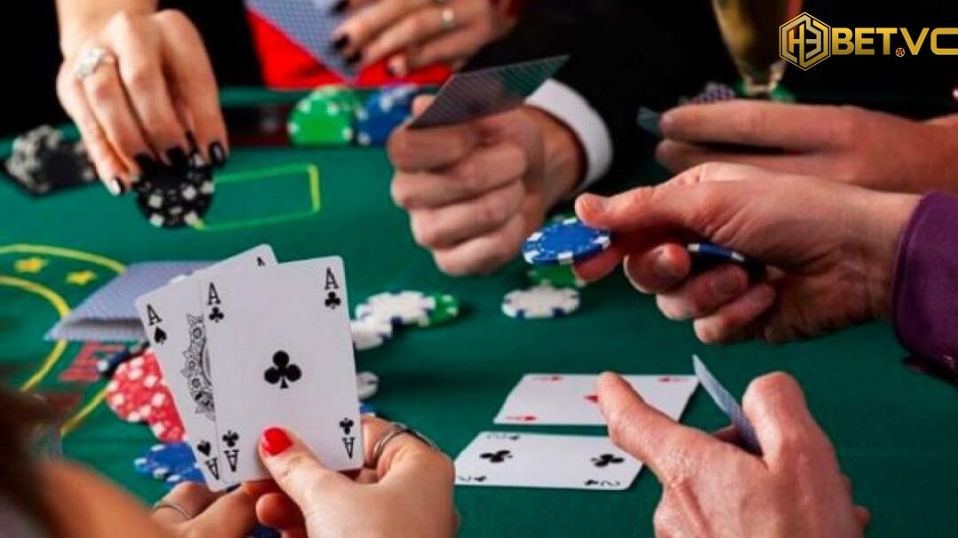 Luật chơi đánh bài Poker H3bet khá phức tạp 